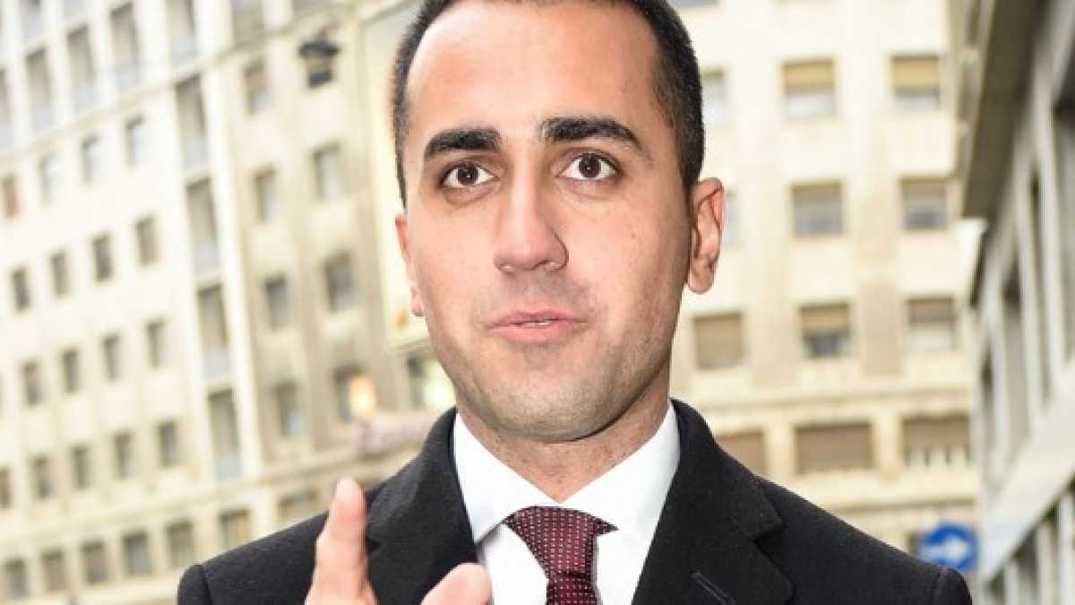 Immagine di Il barista del summit di Di Maio a Londra ci dice tutto sull'incontro. Fisso