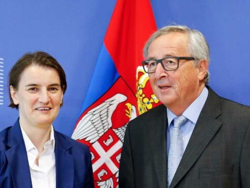 Ana Brnabic e Jean-Claude Juncker. Foto LaPresse