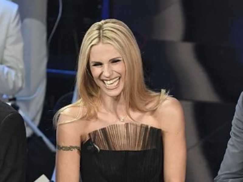 Claudio Baglioni, Michelle Hunziker e Pierfrancesco Favino (foto LaPresse)