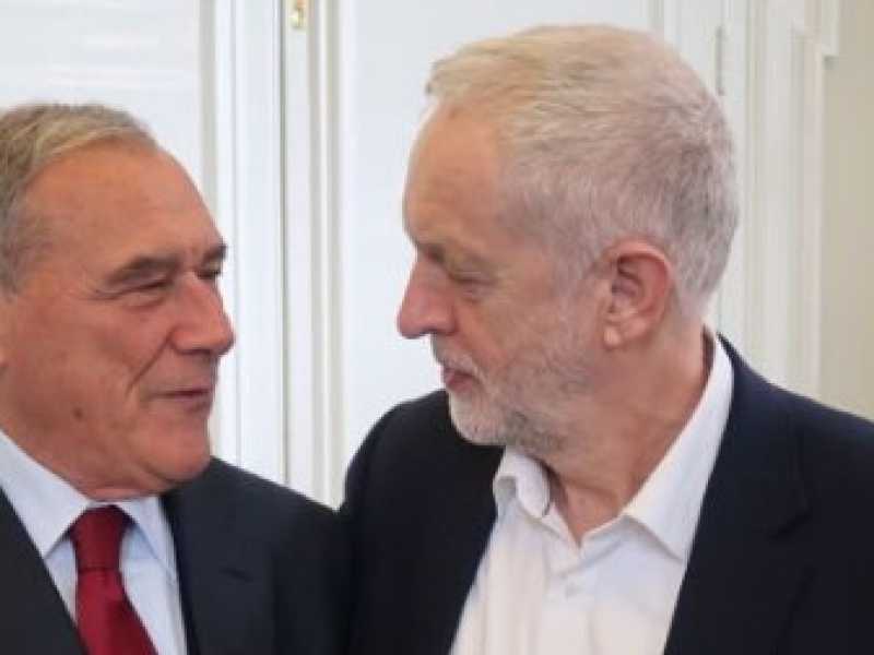 Pietro Grasso e Jeremy Corbyn (foto Facebook/PIetro Grasso)