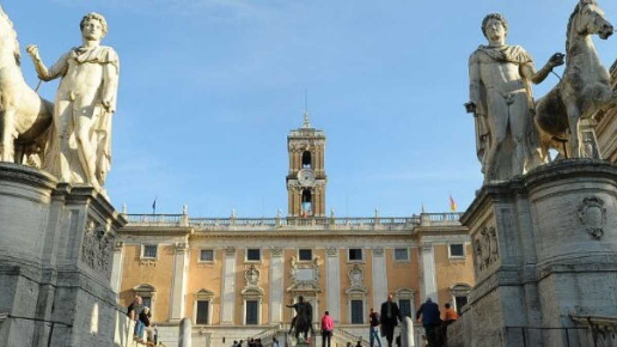 Immagine di Altro che smart city. Due mesi di attesa per fare la carta d'identità