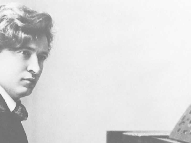 Nato a Empoli nel 1866, Ferruccio Busoni, compositore e leggendario pianista, &egrave; morto a Berlino nel 1924. Nella capitale tedesca si era gi&agrave; stabilito prima della Grande guerra