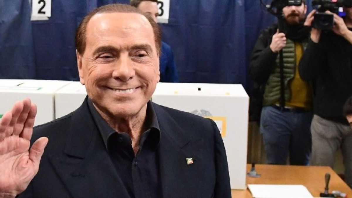 Immagine di Il Cav. tace, ma nel centrodestra tutti si candidano a tutto