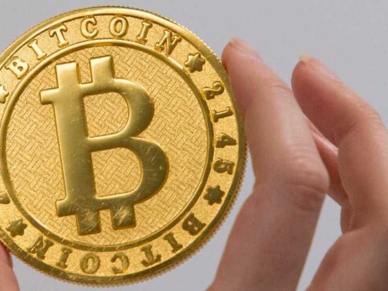 Perché i banchieri flirtano e demonizzano Bitcoin & Co.