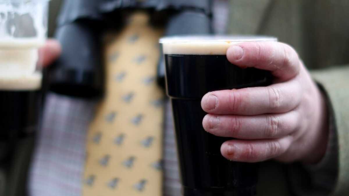 Immagine di Perché oggi in Irlanda si può bere birra al pub (ed è una notizia)