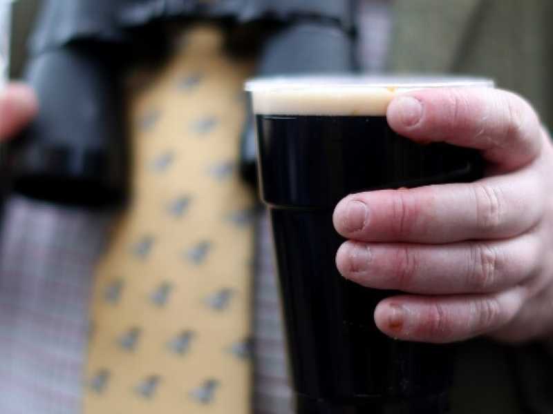 Perché oggi in Irlanda si può bere birra al pub (ed è una notizia)