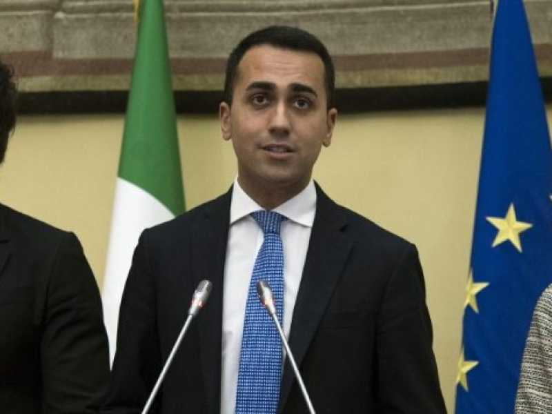 Danilo Toninelli, Luigi Di Maio, Giulia Grillo (foto LaPresse)