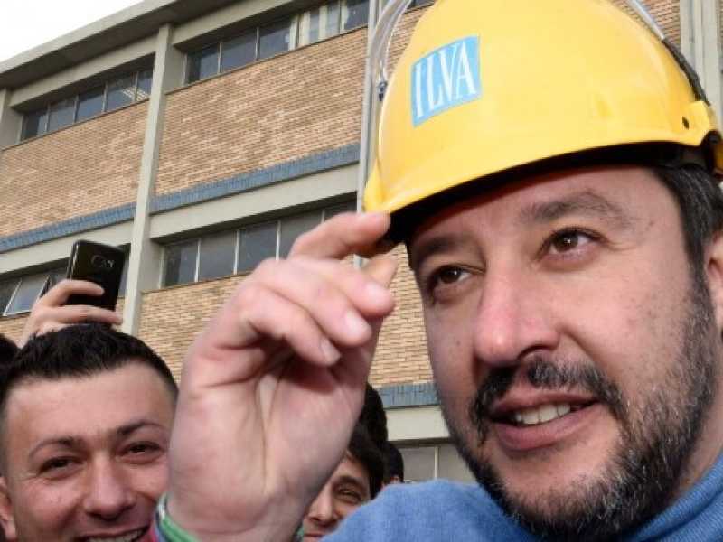 Matteo Salvini in visita allo stabilimento Ilva di Taranto. Foto LaPresse
