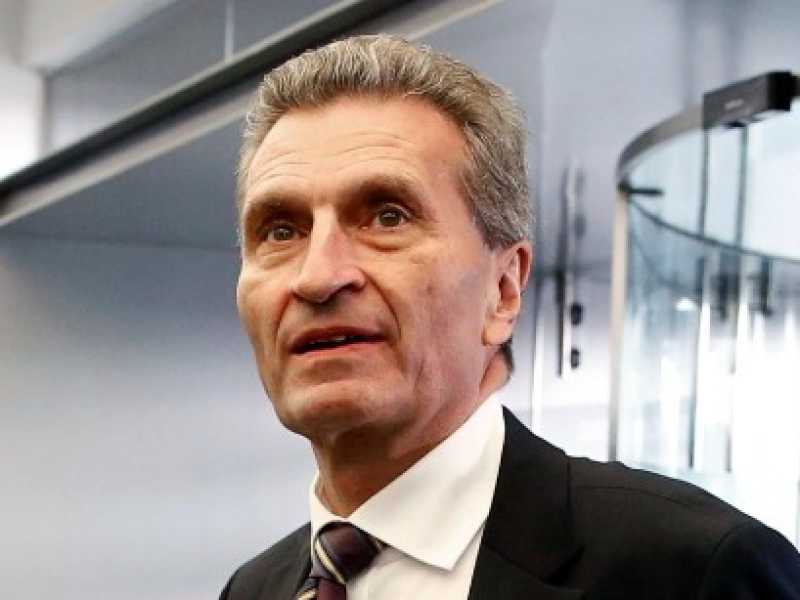 Il commissario Ue Gunther Oettinger (foto LaPresse)
