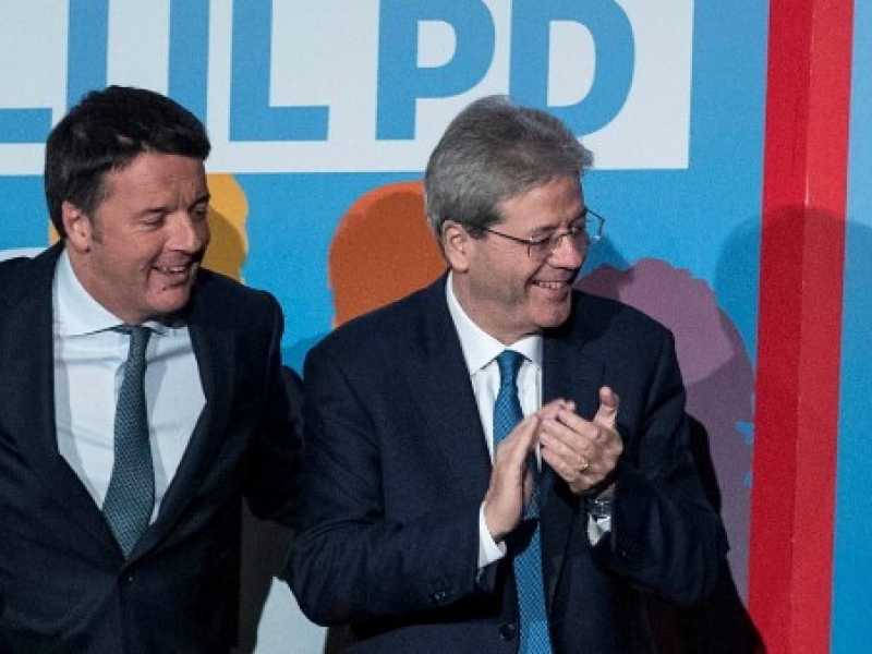 Pier Carlo Padoan, Matteo Renzi, Paolo Gentiloni, Nicola Zingaretti (foto LaPresse)