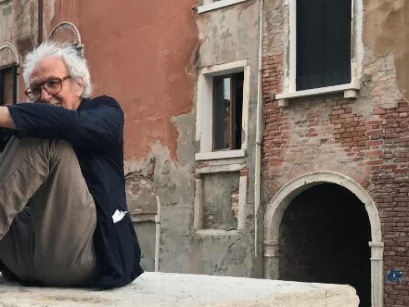 All’improvviso arrivava Vincino, pieno di cose arruffate e di genio