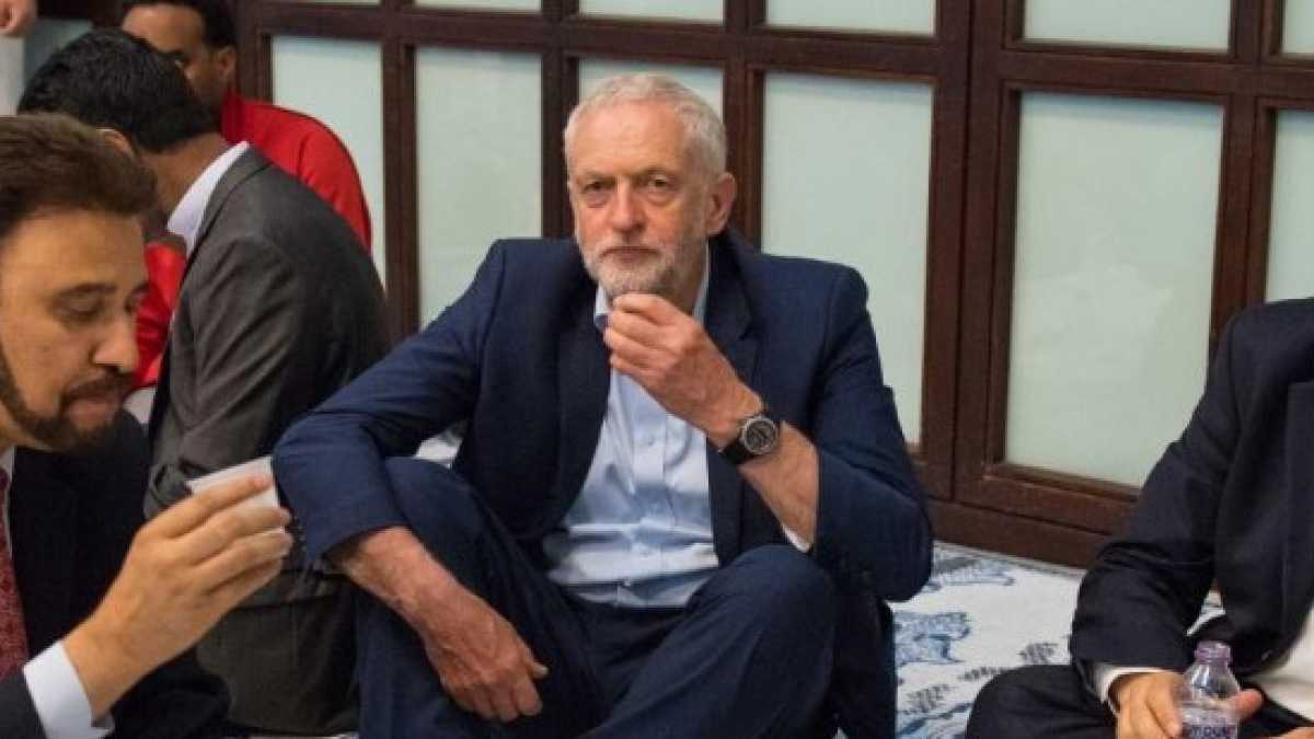 Immagine di La debolezza di May e la cena del Labour
