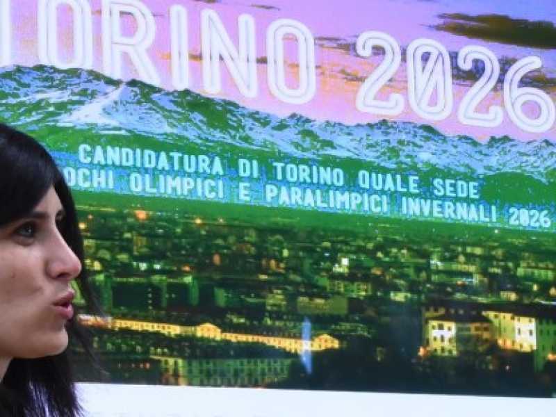 Torino, Chiara Appendino durante la conferenza dossier Olimpiadi 2026 (foto LaPresse)