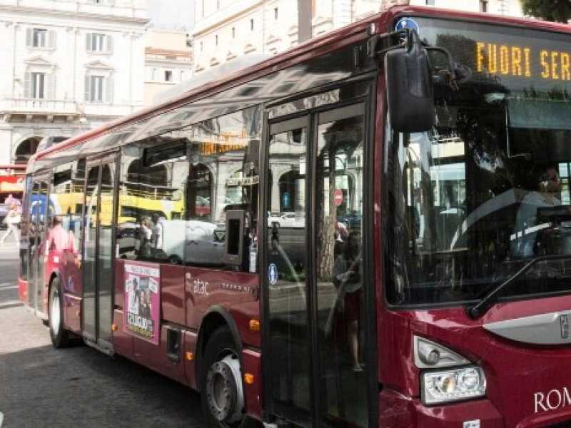 I radicali hanno proposto la privatizzazione dell'Atac (Foto LaPresse)