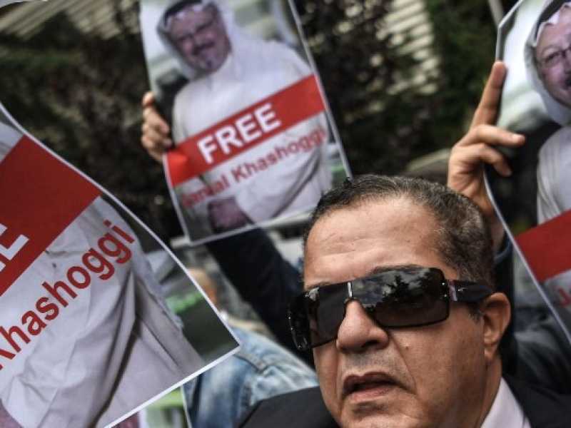 Una manifestazione a Istanbul chiede la verit&agrave; su Jamal Khashoggi (foto LaPresse)
