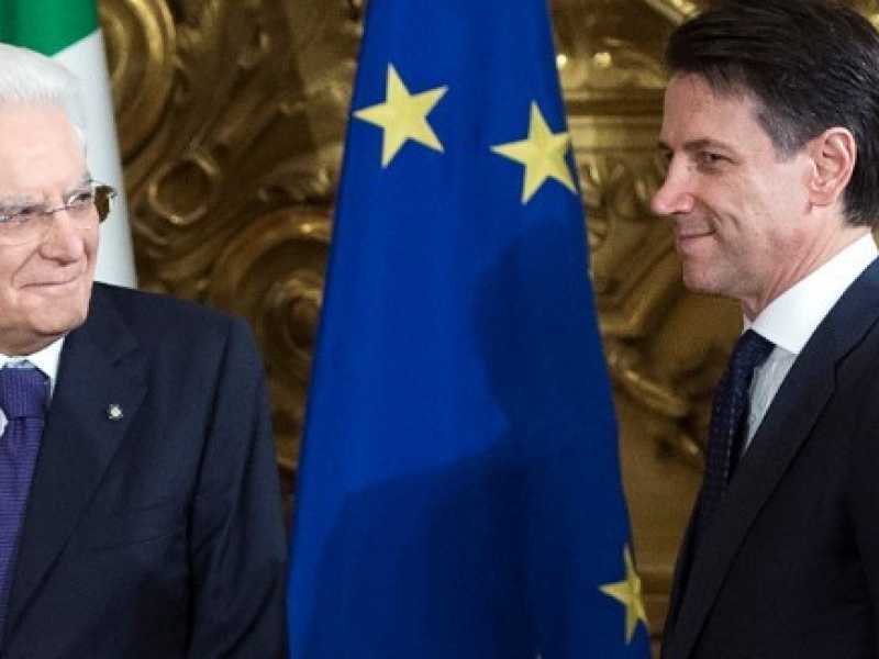 Sergio Mattarella e Giuseppe Conte (foto LaPresse)