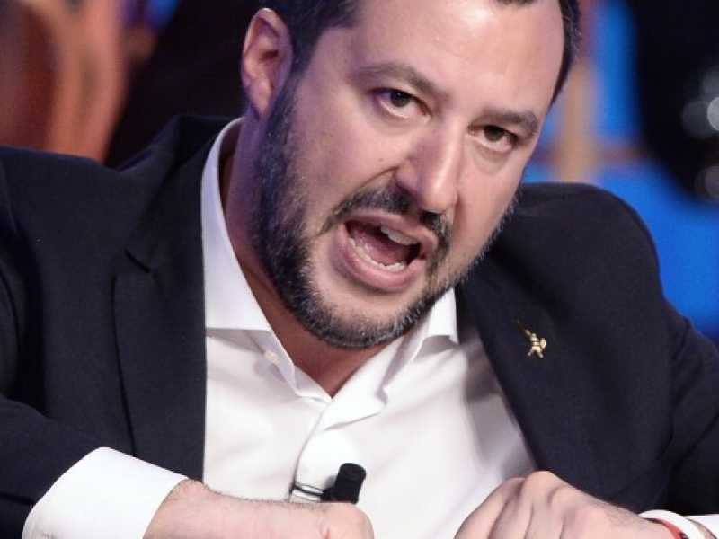 Matteo Salvini ospite del Maurizio Costanzo Show (foto LaPresse)