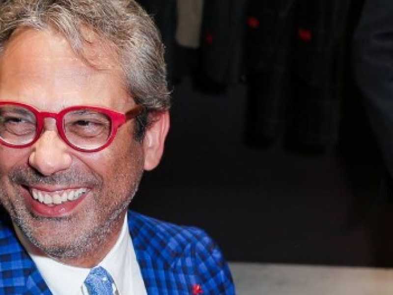 L'imprenditore della sartoria, Gianluca Isaia (foto Facebook), ha istituito in memoria dei nonni la Fondazione Enrico Isaia e Maria Pepillo, presentata nei giorni scorsi al teatro San Carlo di Napoli 
