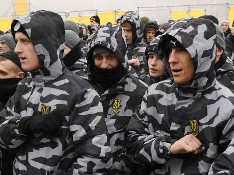 Le proteste a Kiev contro il ponte costruito dalla Russia (Foto LaPresse)