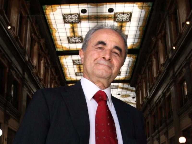 Arturo Parisi nella Galleria Sordi a Roma (foto Imagoeconomica)