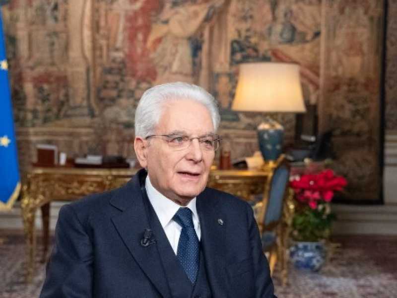 Il presidente della Repubblica Sergio Mattarella mentre pronuncia il tradizionale discorso di fine anno (Foto LaPresse)
