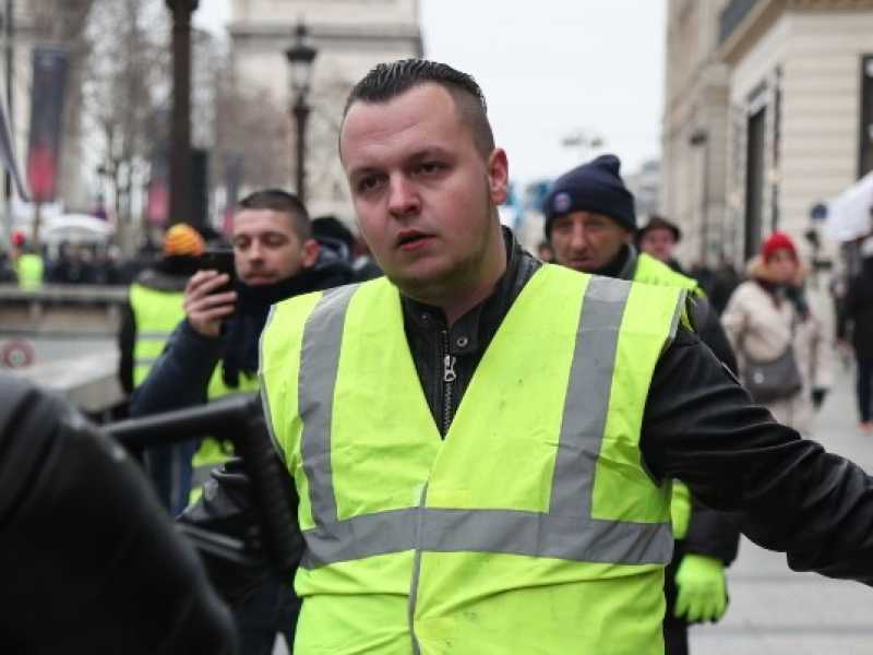 Continuano le proteste del movimento dei gilet gialli a Parigi (foto LaPresse)