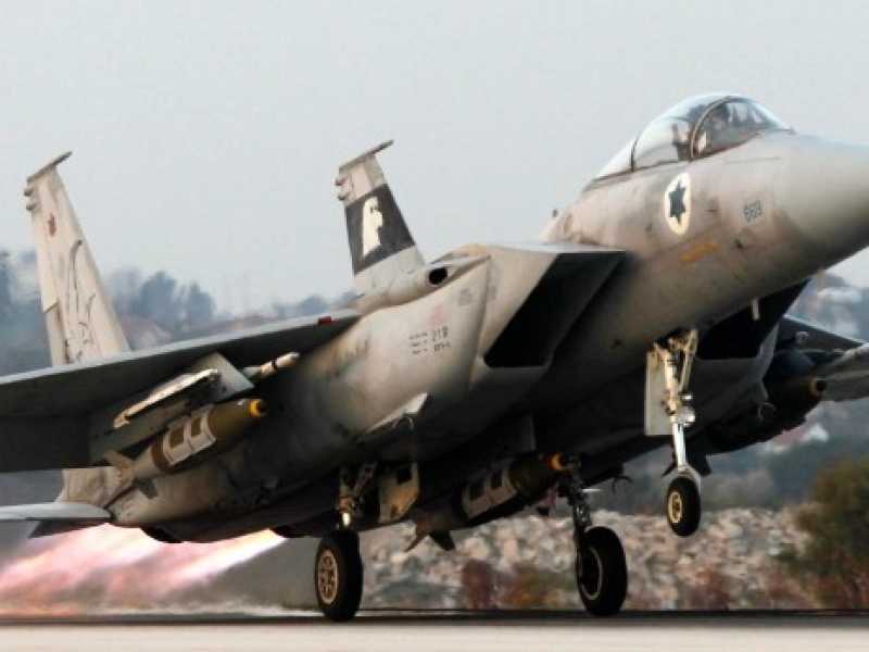 Un F15 israeliano in fase di decollo (Foto LaPresse)