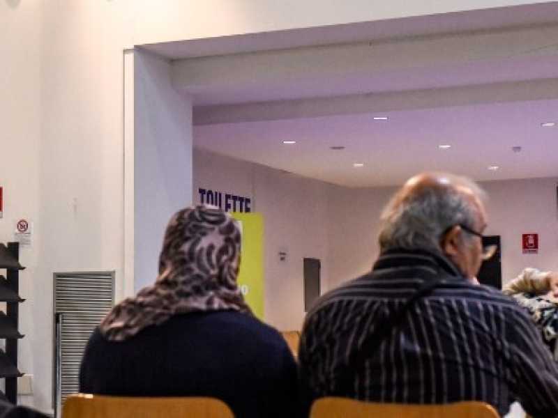 Il centro per l'impiego di Via Strozzi a Milano (foto LaPresse)