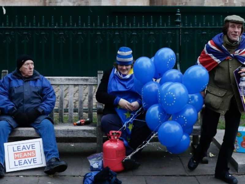 La Brexit che non finirà mai e i dolori di Salvini. Di cosa parlare stasera a cena