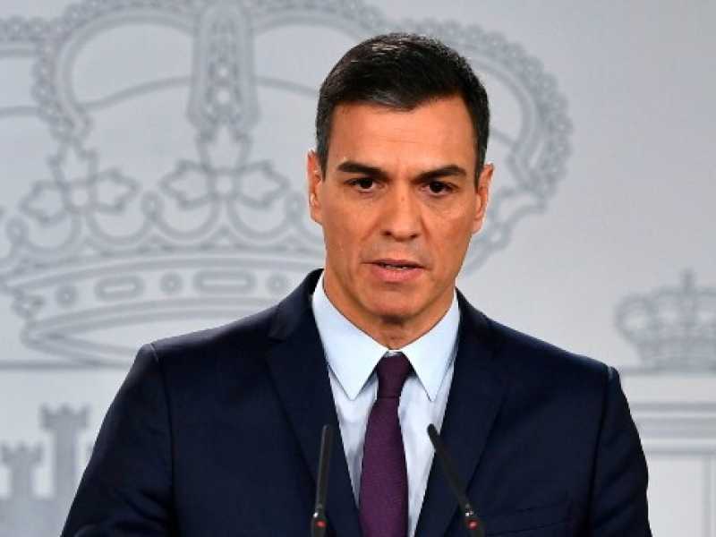 Il premier dimissionario Pedro S&aacute;nchez: le elezioni si terranno il prossimo 28 aprile (Foto LaPresse)