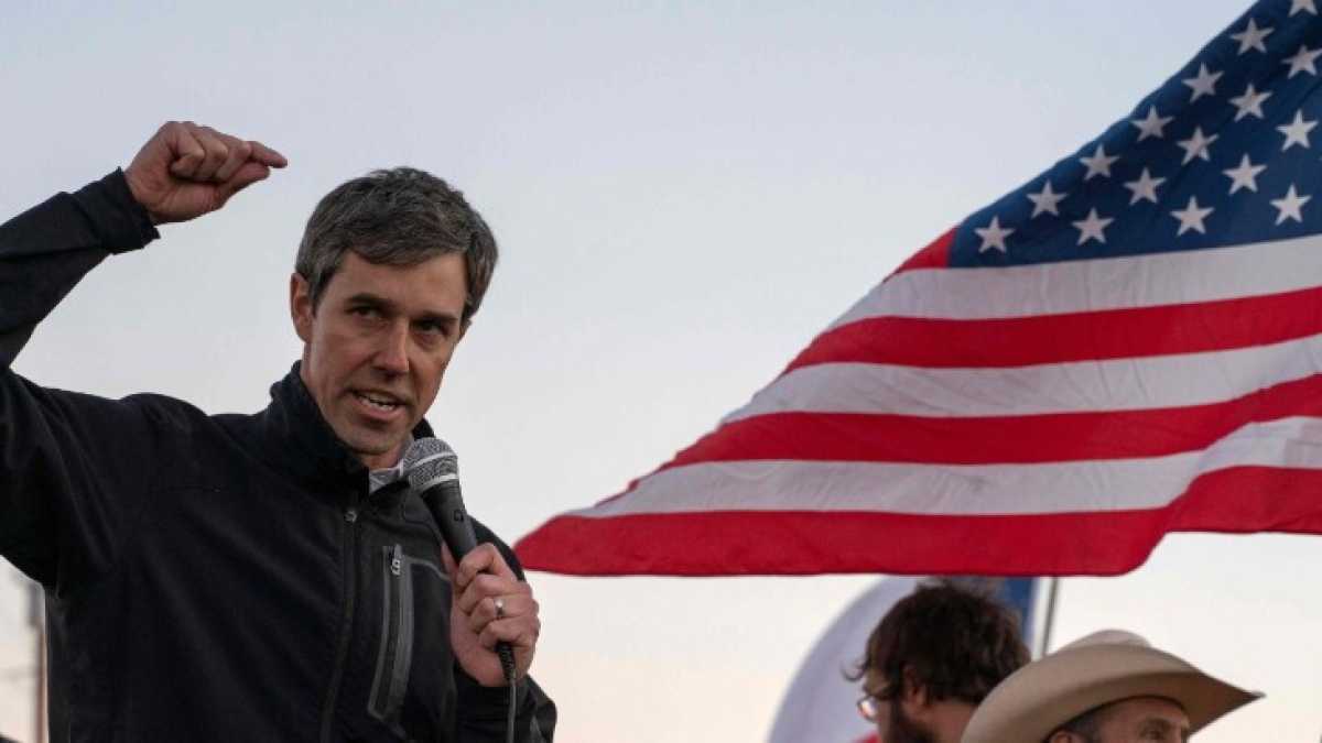 Immagine di Beto si candida con un messaggio: "Born to be in it"