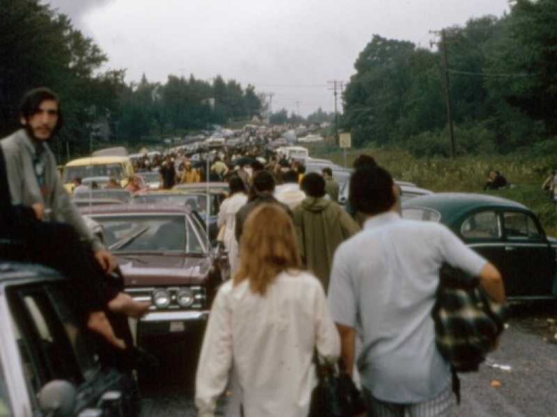 Il traffico lungo la strada verso Woodstock il 16 agosto 1969