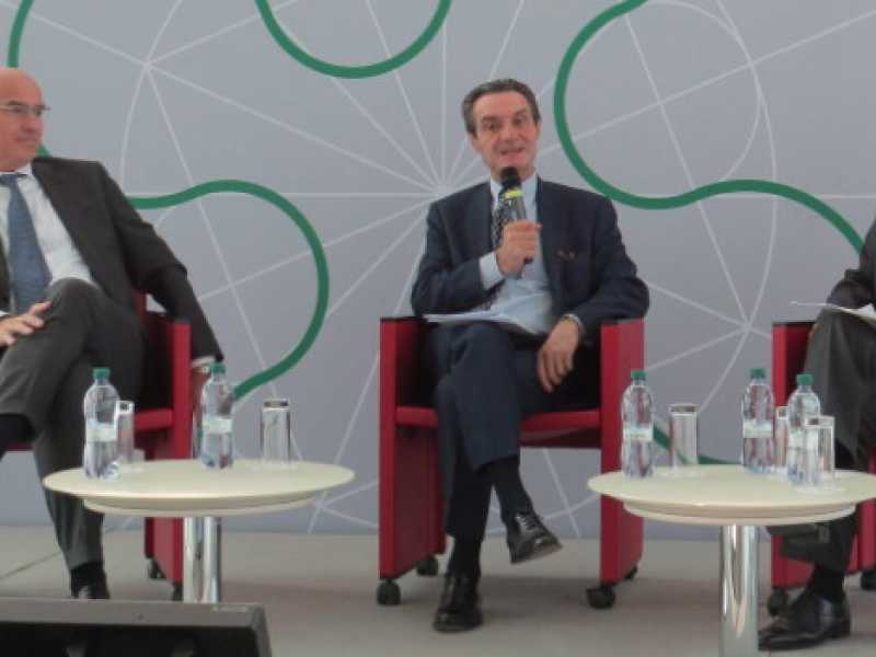 Un momento della presentazione Expo Tech 2020 con il governatore della Lombardia Attilio Fontana (al centro), il rettore del Politecnico Ferruccio Resta (a sinistra) e il professor Enrico Zio