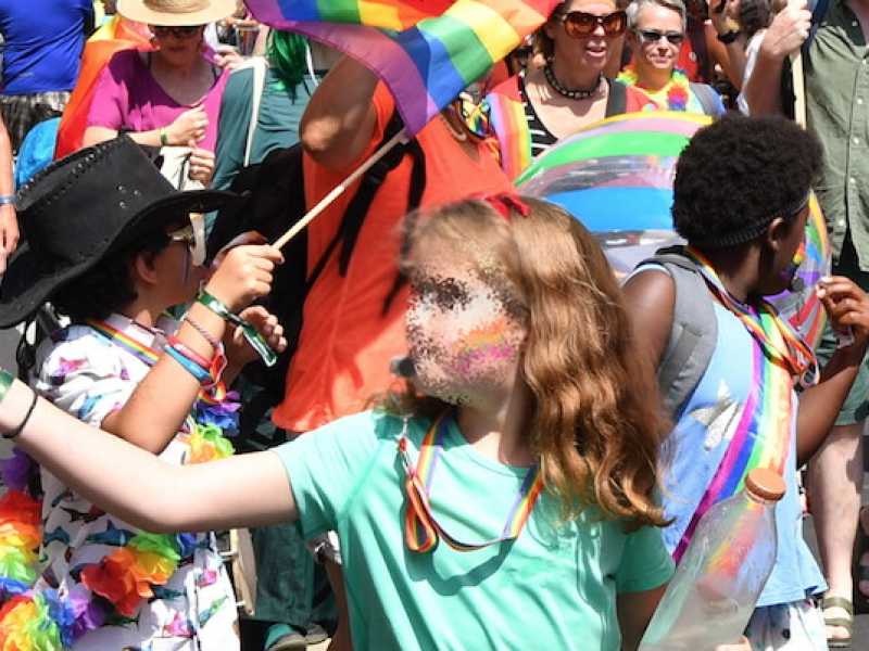 Bambini al Gay Pride di Londra (foto LaPresse)