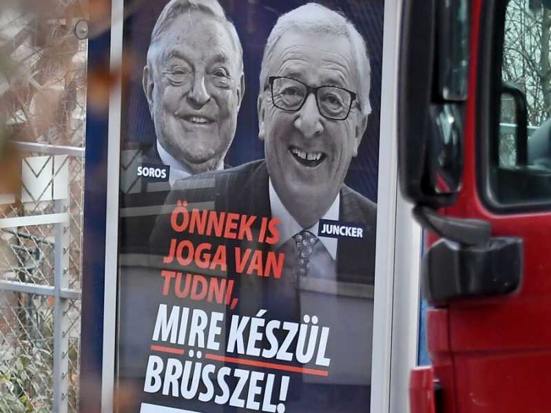 Ungheria, una campagna anti-immigrazione che accusava George Soros e Jean-Claude Juncker di sostegno all'immigrazione illegale (LaPresse)