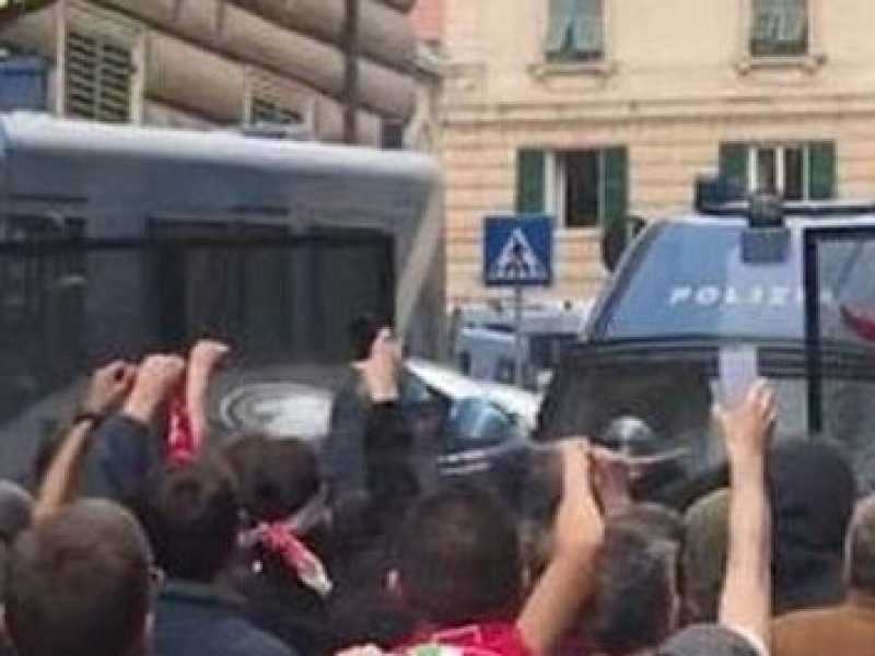 Gli scontri a Genova e la vittoria elettorale di Modi