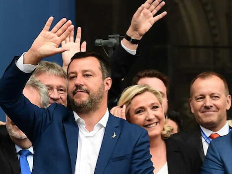 La kermesse della destra europea a Milano. Al centro Matteo Salvini e accanto a lui Geert Wilders e Marine Le Pen (Foto LaPresse)