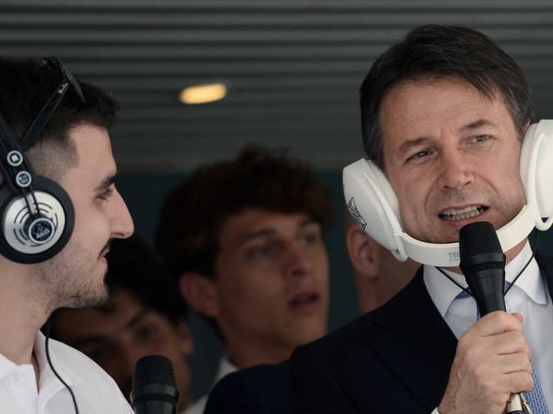 Il Presidente Conte partecipa ad un evento organizzato dalla Agenzia Nazionale per i Giovani in Piazza Colonna (foto LaPresse)