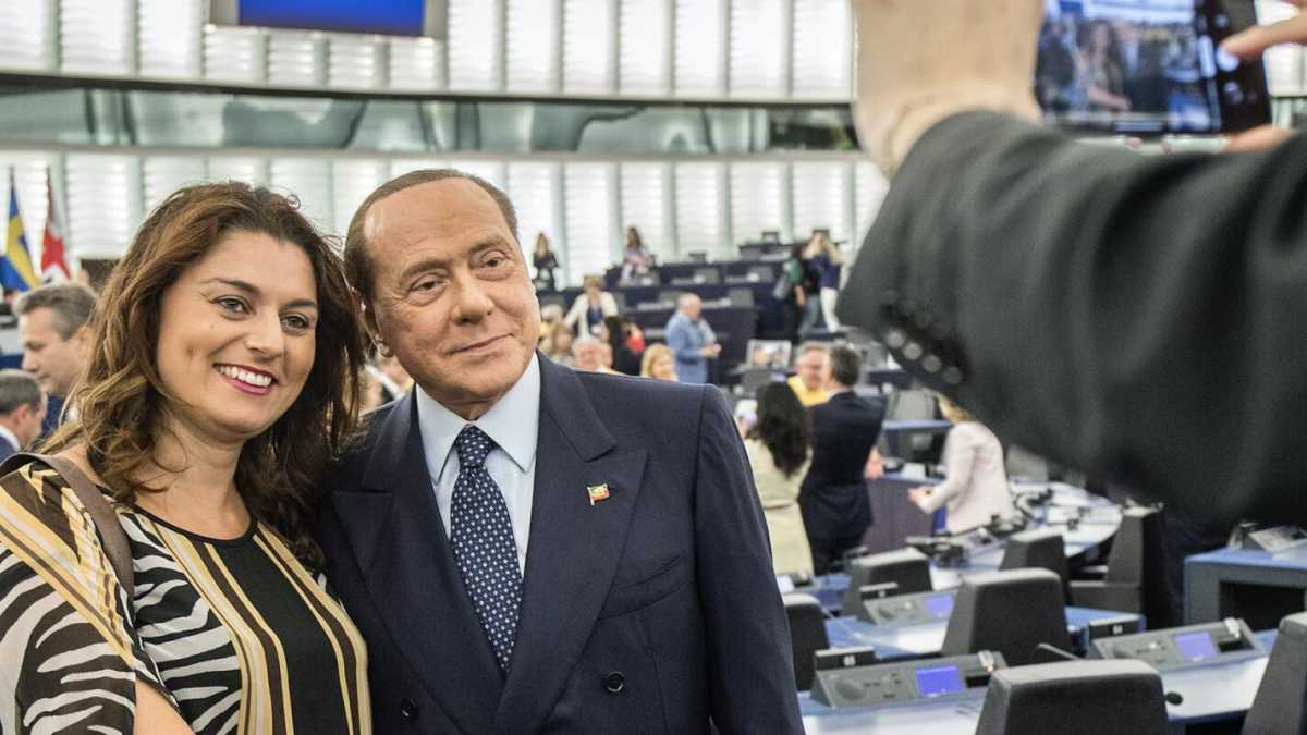 Immagine di La regola del "ma non" spiegata con l'europarlamentare leghista Susanna Ceccardi