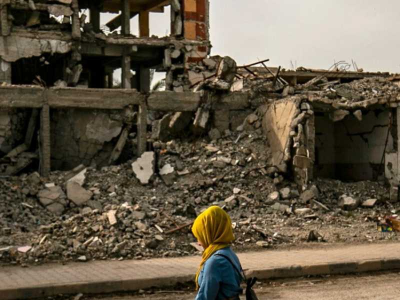Palazzi distrutti a Raqqa (foto LaPresse)