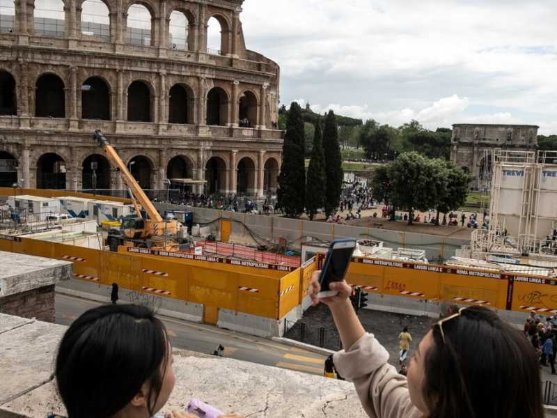 Roma, il cantiere della Metropolitana Linea C al Colosseo (foto LaPresse)