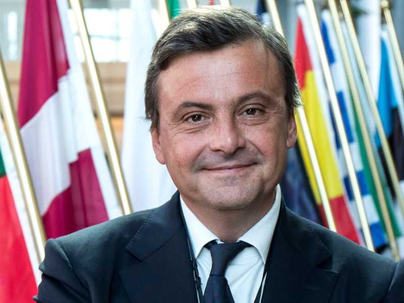 “Con i grillini il Pd è finito. Elezioni subito o farò un altro partito”. Intervista a Carlo Calenda