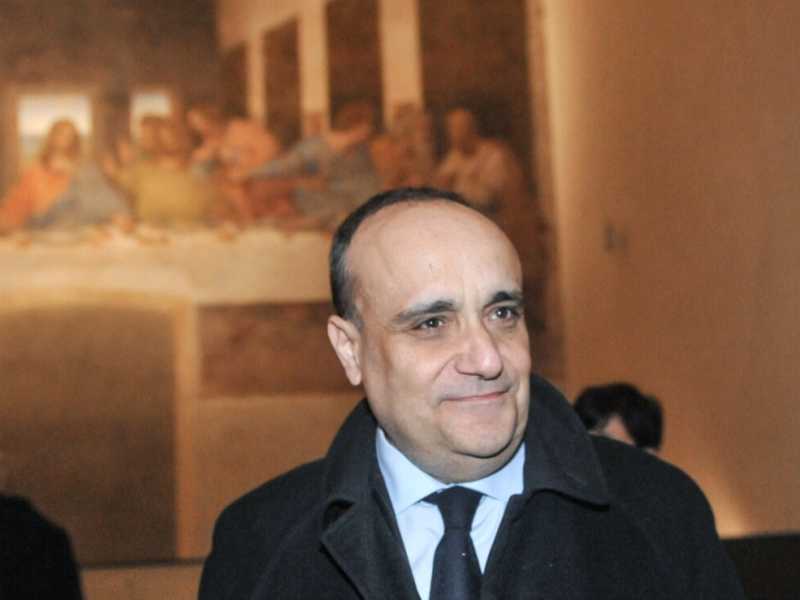 Il ministro dei beni culturali Alberto Bonisoli in visita al Cenacolo Vinciano (LaPresse)