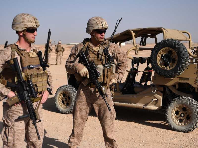 Soldati americani vicino Helmand, in Afghanistan (foto LaPresse)