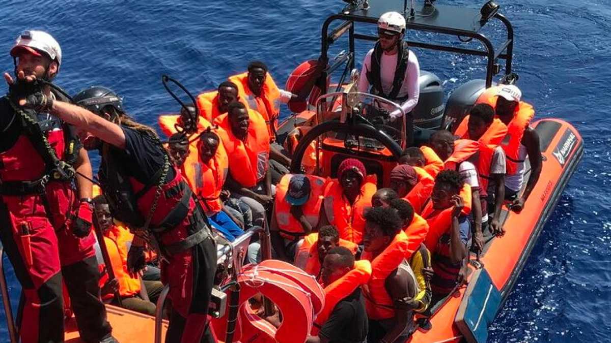 Immagine di Tredici morti in un naufragio a Lampedusa. Il ritorno del dibattito sui migranti