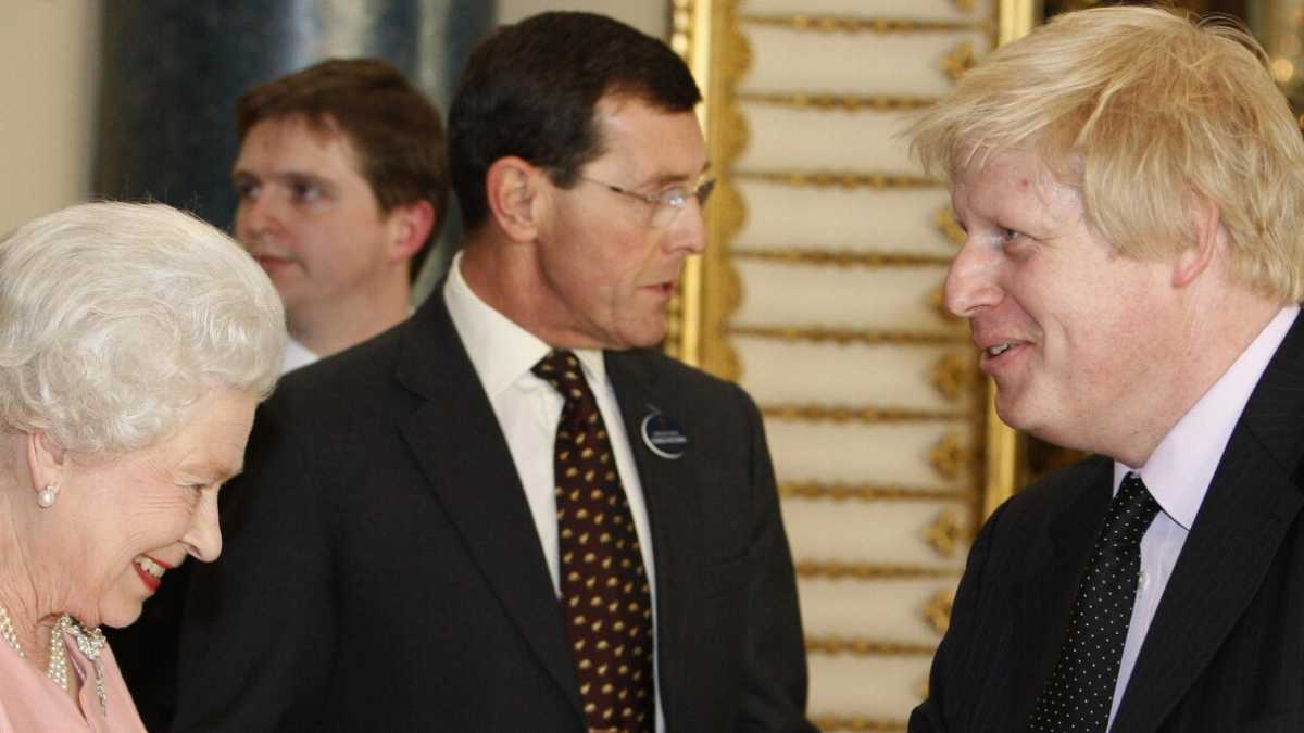 Immagine di Quel che Elisabetta non dice quando tratta con i suoi premier (Boris compreso)