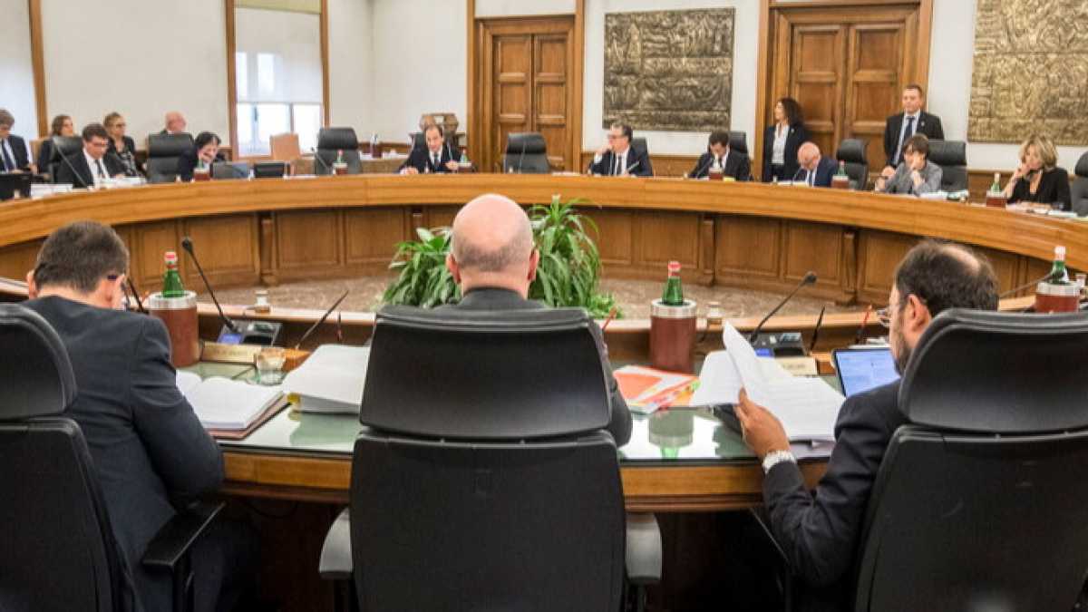 Immagine di Nascondere Palamara sotto al tappeto