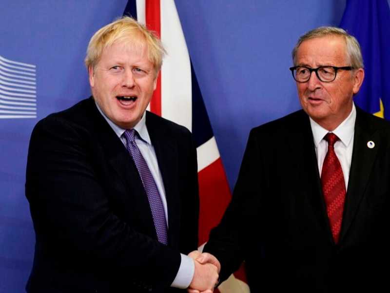 Johnson trova l’accordo con l’Ue sulla Brexit. Ora fuori la lavagna: si va ai Comuni