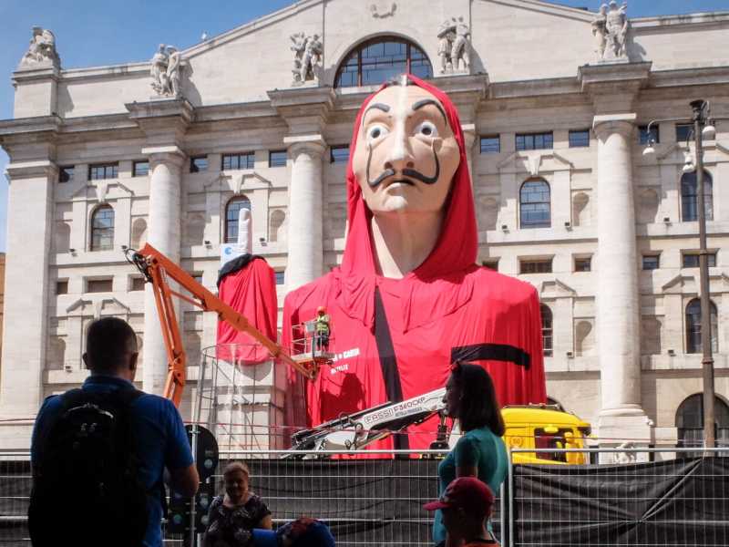 Piazza Affari a Milano (foto LaPresse)