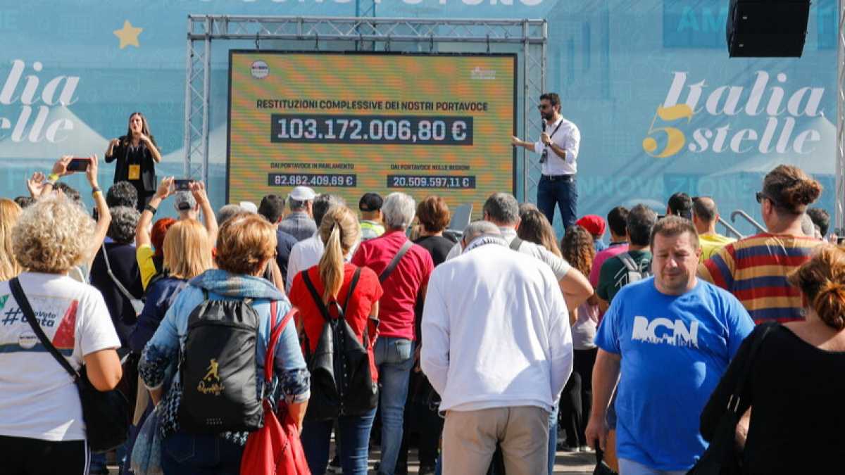 Immagine di La ricerca di un capo alternativo, la condanna del cerchio magico